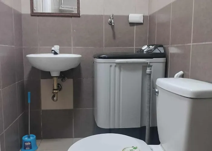 17th Floor Tower B Haven With Netflix, Ac And Free Wifi * Manila